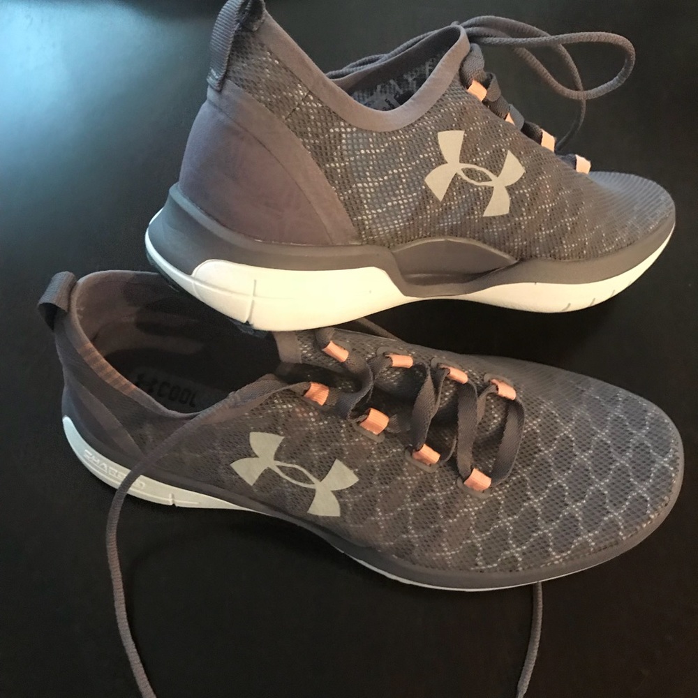 Worn once Under Armour Cool Switch
